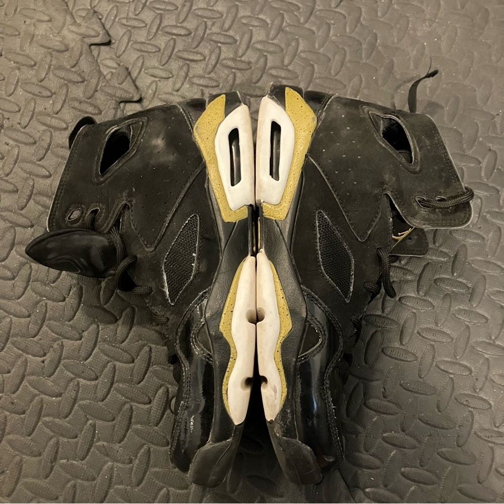 Air jordan Nike black / gold basketball sneakers running shoes.